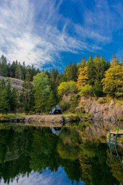 Renkli sonbahar yavaş ama emin adımlarla Thüringen Ormanı 'nın zirvesine ulaşır.
