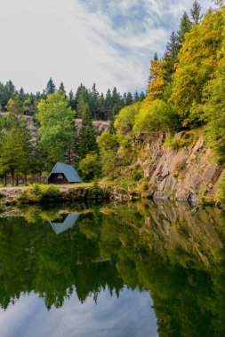 Renkli sonbahar yavaş ama emin adımlarla Thüringen Ormanı 'nın zirvesine ulaşır.