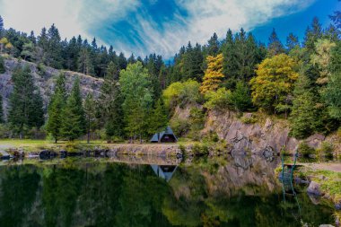 Renkli sonbahar yavaş ama emin adımlarla Thüringen Ormanı 'nın zirvesine ulaşır.