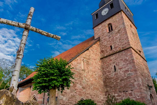 夏末的一天 在一个值得一看的Schmalkalden郊区 有一个小教堂 图林根 — 图库照片