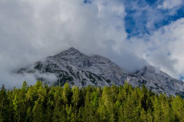 Tirol 'deki güzel Leutasch Vadisi' nde Tatil Hissediyor