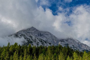 Tirol 'deki güzel Leutasch Vadisi' nde Tatil Hissediyor