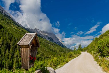 Tirol 'deki güzel Leutasch Vadisi' nde Tatil Hissediyor