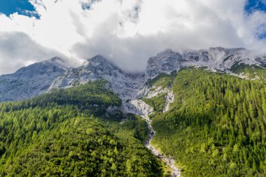 Tirol 'deki güzel Leutasch Vadisi' nde Tatil Hissediyor