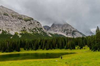 Tirol 'deki güzel Leutasch Vadisi' nde Tatil Hissediyor