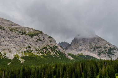 Tirol 'deki güzel Leutasch Vadisi' nde Tatil Hissediyor