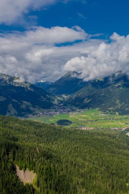 Tirol 'deki güzel Leutasch Vadisi' nde Tatil Hissediyor