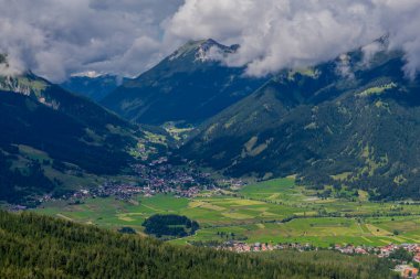 Tirol 'deki güzel Leutasch Vadisi' nde Tatil Hissediyor