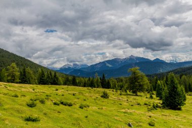 Tirol 'deki güzel Leutasch Vadisi' nde Tatil Hissediyor