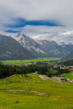 Tirol 'deki güzel Leutasch Vadisi' nde Tatil Hissediyor