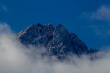 Bavyera Alpleri 'ndeki güzel Eibsee' ye yaz keşfi turu - Almanya