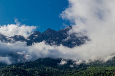 Bavyera Alpleri 'ndeki güzel Eibsee' ye yaz keşfi turu - Almanya