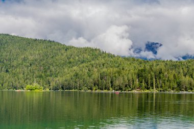 Bavyera Alpleri 'ndeki güzel Eibsee' ye yaz keşfi turu - Almanya