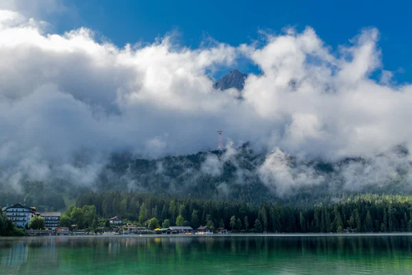 Excursão Descoberta Verão Para Belo Eibsee Nos Alpes Baviera Alemanha — Fotografia de Stock