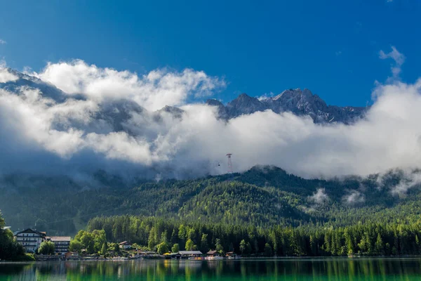 Καλοκαίρι Ανακάλυψη Περιοδεία Στην Όμορφη Eibsee Στις Βαυαρικές Άλπεις Γερμανία — Φωτογραφία Αρχείου