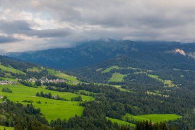 Avusturya 'nın dağlık bölgesinde güzel bir keşif gezisi.. 
