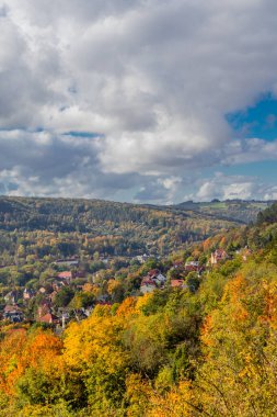 Jena-Thuringia 'daki Saale Horizontale boyunca rahat sonbahar yürüyüşü