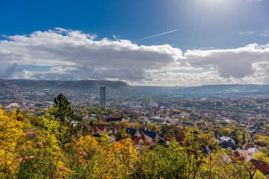 Jena-Thuringia 'daki Saale Horizontale boyunca rahat sonbahar yürüyüşü