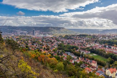 Jena-Thuringia 'daki Saale Horizontale boyunca rahat sonbahar yürüyüşü