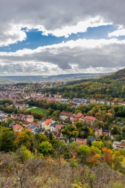 Jena-Thuringia 'daki Saale Horizontale boyunca rahat sonbahar yürüyüşü