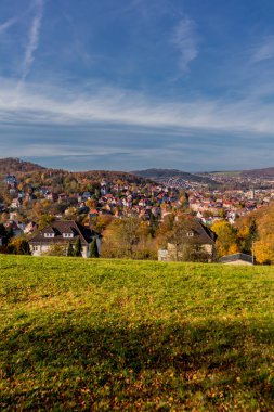 Thüringen Ormanı 'nın kıyısındaki Wartburg kasabası Eisenach' ın etrafında sonbahar yürüyüşü