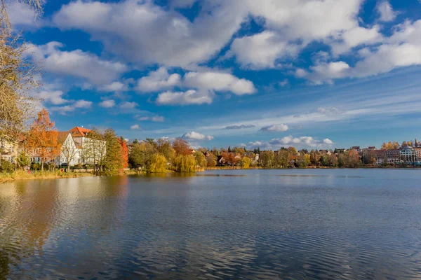 Jesienna Wycieczka Jeziorze Burgsee Pięknym Bad Salzungen Turyngia — Zdjęcie stockowe