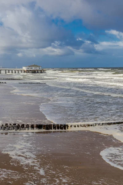 Mooie Herfstwandeling Aan Poolse Oostzee Langs Kust Van Ustronie Morskie — Stockfoto