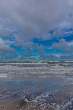 Englisch (İngiltere) GlossarGüzel sonbahar yürüyüşü Polonya Baltık Denizi 'nde Ustronie Morskie - Polonya kıyıları boyunca