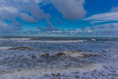 Englisch (İngiltere) GlossarGüzel sonbahar yürüyüşü Polonya Baltık Denizi 'nde Ustronie Morskie - Polonya kıyıları boyunca