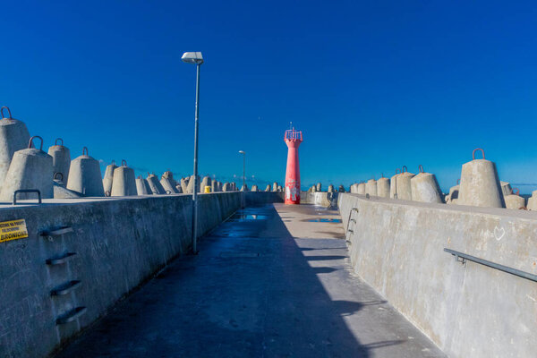 Пляжная прогулка от Кольберга по польскому Балтийскому морю - Польша