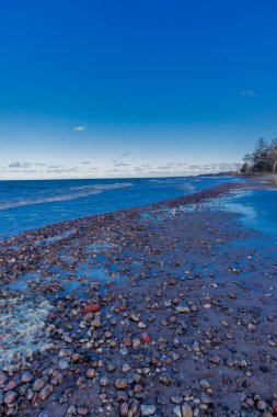 Polonya Baltık Denizi 'nde güzel bir sonbahar yürüyüşü Kolberg - Polonya