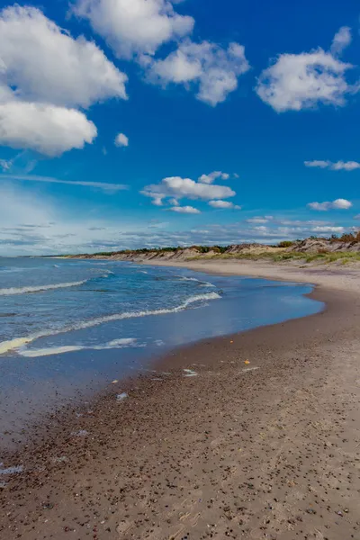 Hermoso Paseo Por Playa Hasta Desembocadura Del Río Jamno Mar — Foto de Stock