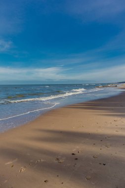 Polonya Baltık Denizi 'nde güzel bir sahil yürüyüşü Mielno - Polonya kapılarında