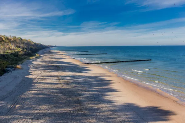 Mooie Strandwandeling Langs Kilometerslange Strandpromenade Van Trzesacz Polen — Stockfoto