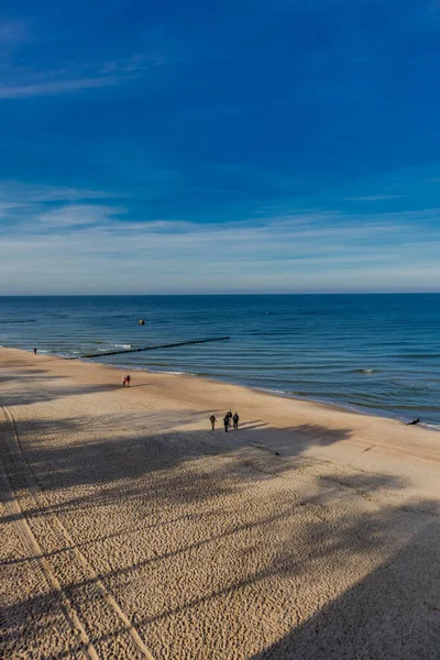 Krásná Plážová Procházka Kilometr Dlouhé Plážové Promenádě Trzesacz Polsko — Stock fotografie