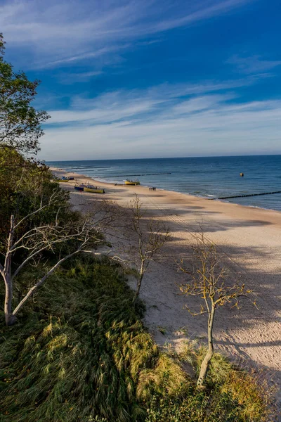 Trzesacz Kilometrelerce Uzunluğundaki Sahil Yolu Boyunca Güzel Bir Sahil Yürüyüşü — Stok fotoğraf