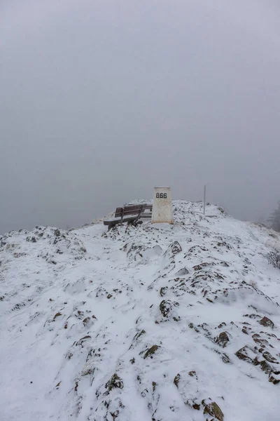 Zimowa Wędrówka Ruppbergu Przez Zaśnieżony Las Turyngii Turyngia — Zdjęcie stockowe