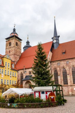 Schmalkalden 'in güzel, yarı keresteli kasabasında bir kış günü- Thüringen