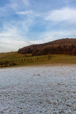 Schmalkalden - Thüringen - Almanya 'nın güzel akşam ışığında kış akşamı yürüyüşü