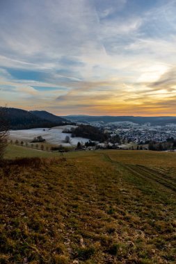 Schmalkalden - Thüringen - Almanya 'nın güzel akşam ışığında kış akşamı yürüyüşü