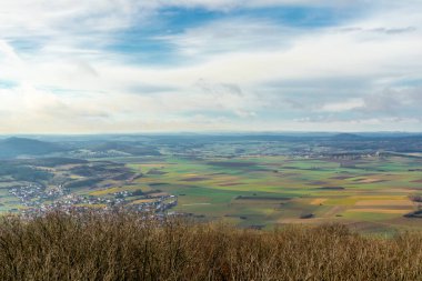 Mansbach yakınlarındaki güzel Vorderrhn 'de kış yürüyüşü Hessia