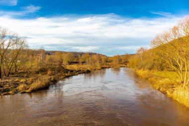 Vacha yakınlarında Thüringen ve Hesse arasındaki sınırda tarihi Werra Köprüsü 