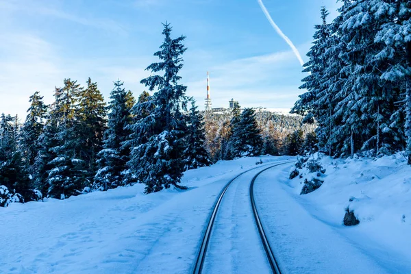 Sulla Strada Nel Bellissimo Paesaggio Invernale Attraverso Splendide Montagne Harz — Foto Stock