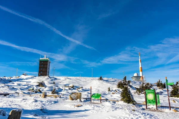 Sulla Strada Nel Bellissimo Paesaggio Invernale Attraverso Splendide Montagne Harz — Foto Stock