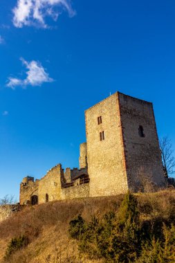 Brandenburg Kalesi 'nin etrafında bahar yürüyüşü güzel Werra Vadisi Lauchroeden - Thüringen