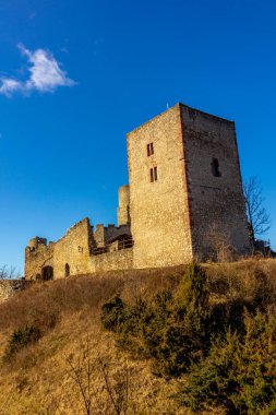 Brandenburg Kalesi 'nin etrafında bahar yürüyüşü güzel Werra Vadisi Lauchroeden - Thüringen