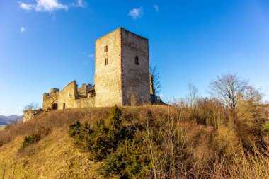 Brandenburg Kalesi 'nin etrafında bahar yürüyüşü güzel Werra Vadisi Lauchroeden - Thüringen