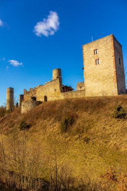 Brandenburg Kalesi 'nin etrafında bahar yürüyüşü güzel Werra Vadisi Lauchroeden - Thüringen