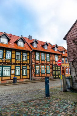 Harz Dağları 'nın kapılarındaki güzel Wernigerode kasabasını keşfetmek - Saksonya-Anhalt - Almanya