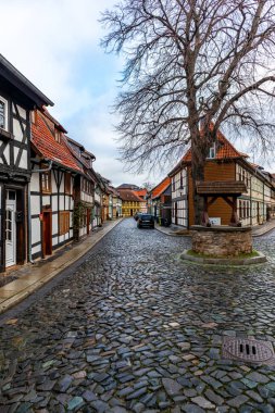 Harz Dağları 'nın kapılarındaki güzel Wernigerode kasabasını keşfetmek - Saksonya-Anhalt - Almanya